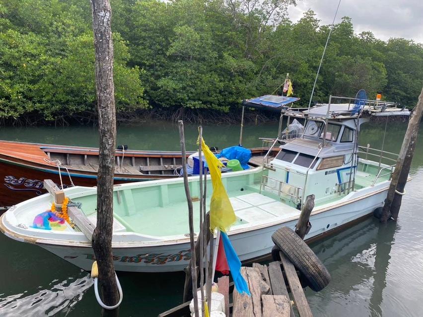 เรือประมงญี่ปุ่นใช้งานดี พร้อมใช้งาน