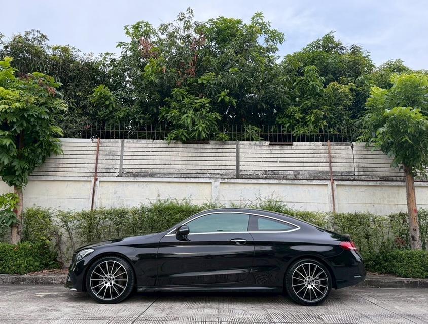 รหัสรถ AP299 🎱 Mercedes-Benz C250 Coupe AMG สีดำ เบาะแดง ปี 2018 รูปย่อยที่ 3