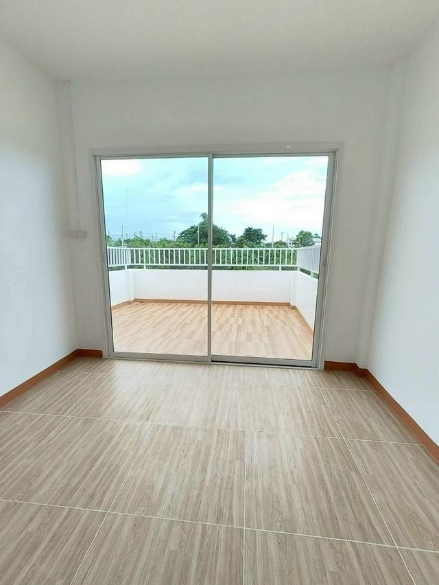 ทาวน์เฮาส์รีโนเวทใหม่ + เทอเรสวิวธรรมชาติ สวยครบในงบไม่ถึง 2 ล้าน! | ST-E 12