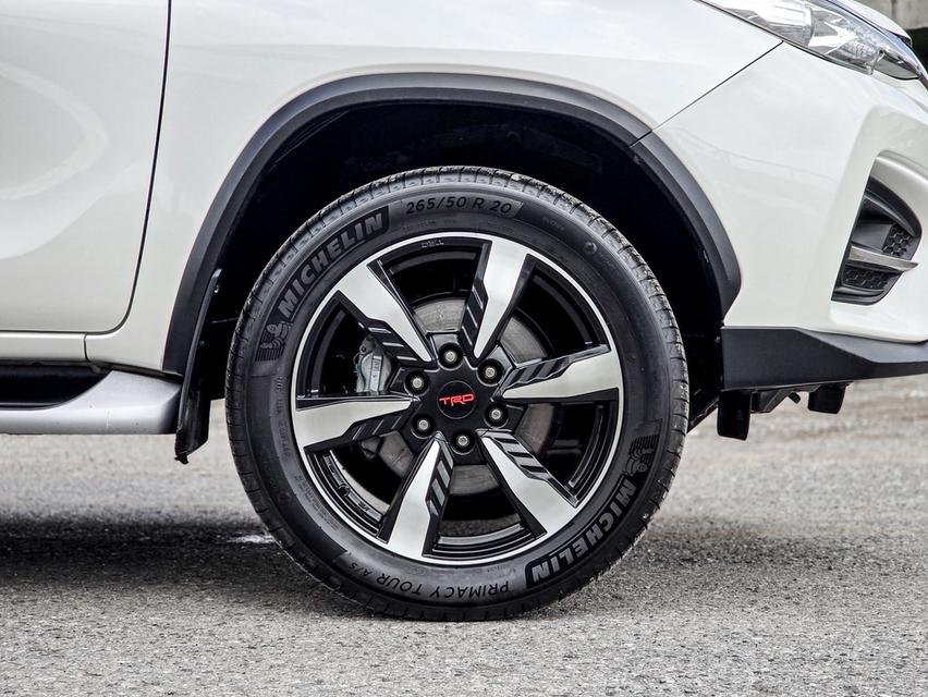 (แจ้งรหัสรถ CBLX9344) ! 🚙 TOYOTA FORTUNER 2.8 TRD SPORTIVO 4WD AT 2019. รูปที่ 4