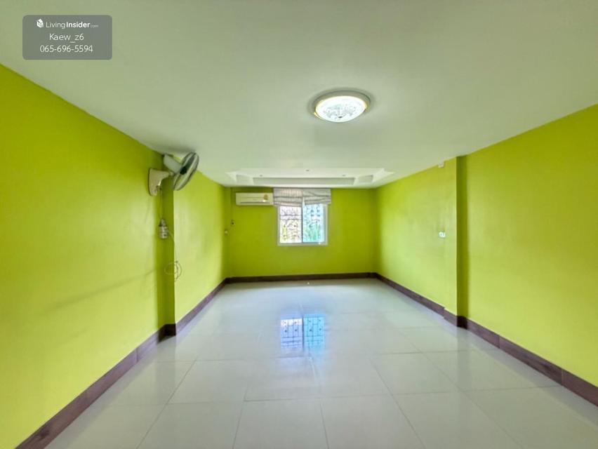 ม.ควีนเพลส 3  ให้เช่าทาวน์โฮม 3 ชั้น 4นอน/3 น้ำ 15