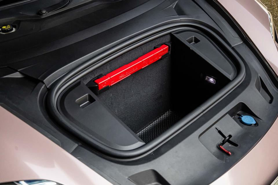 Porsche Taycan Turbo (2023) 15