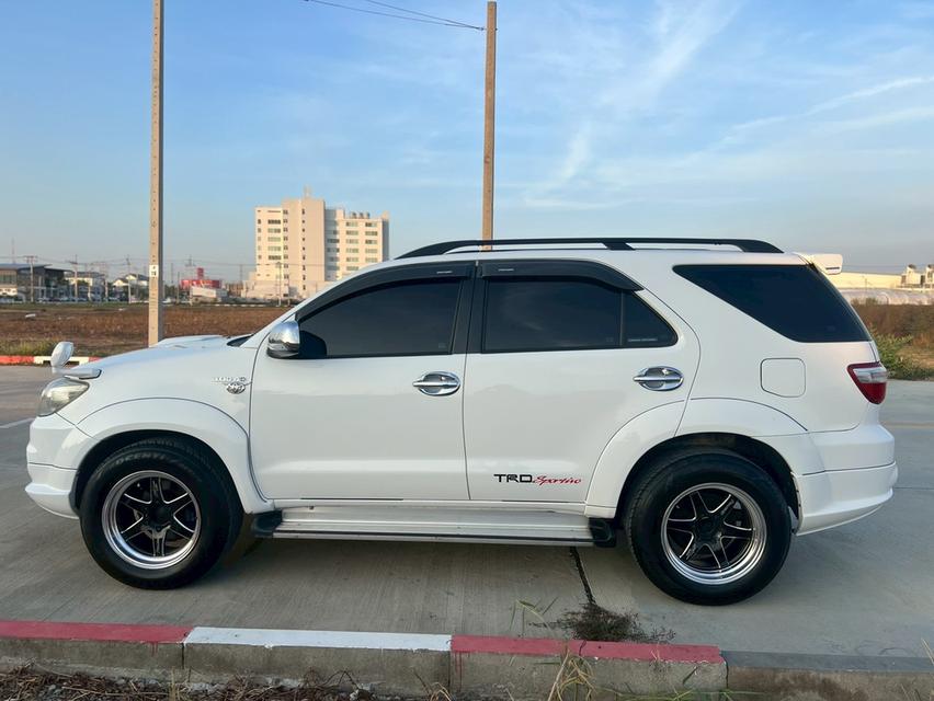 Toyota Fortuner 3.0 4WD TRD Sportivo ปี 2009 สีขาว เกียร์ออโต้ รูปที่ 5