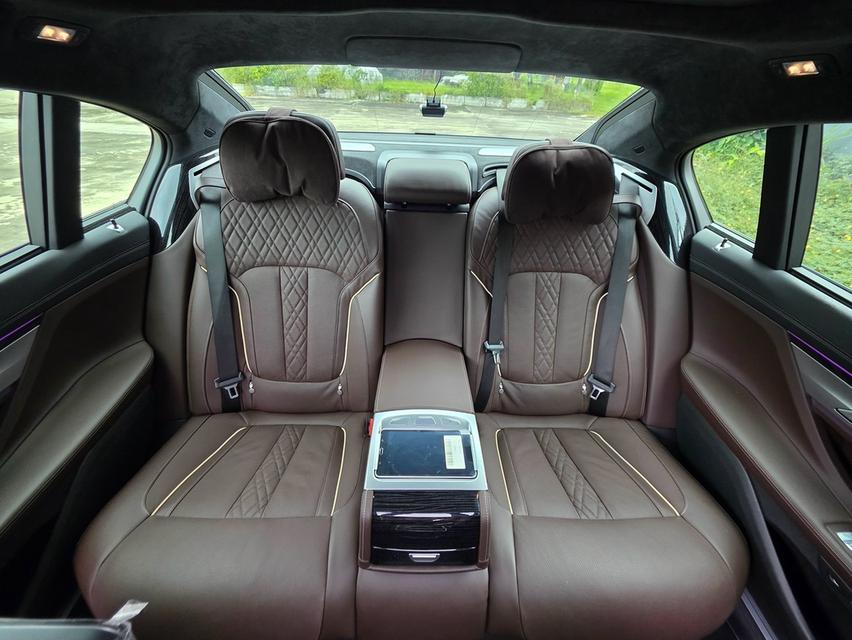 BMW 745Le xDrive M Sport G12 LCI สีดำ ปี 2021 ไมล์ 20,000 กม. รูปที่ 14