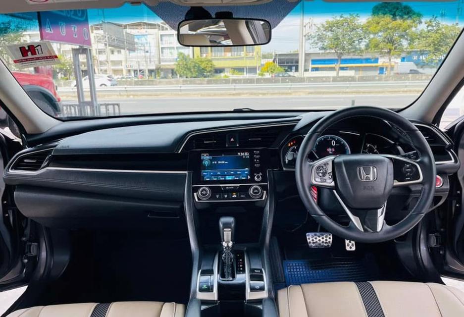 Honda Civic ปี 2020 สีเทา 4