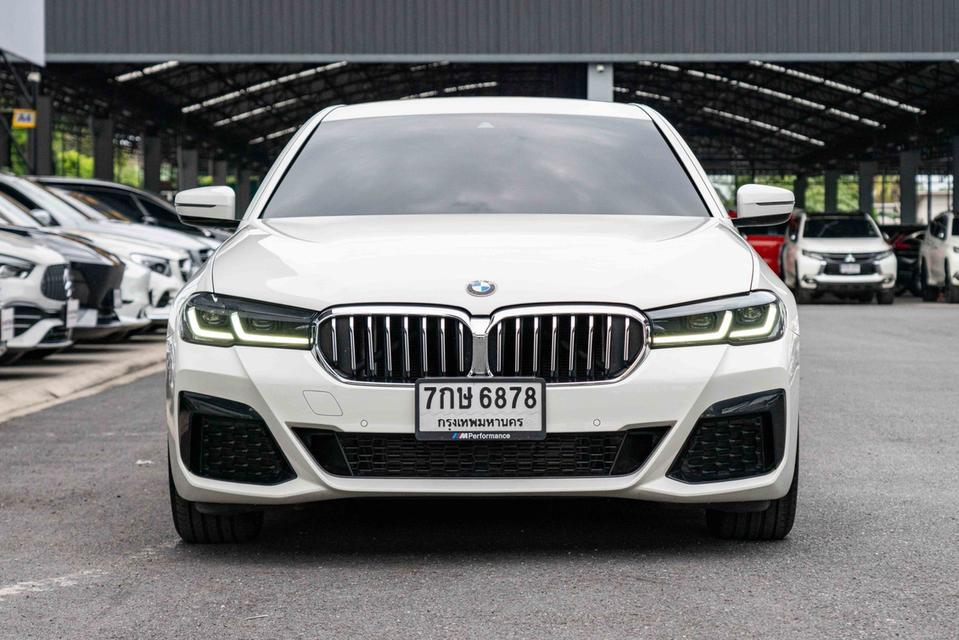 รหัสรถ NP6878 รุ่นรถ : BMW 520d M SPORT LCIปีรถ : 2022 รูปย่อยที่ 3