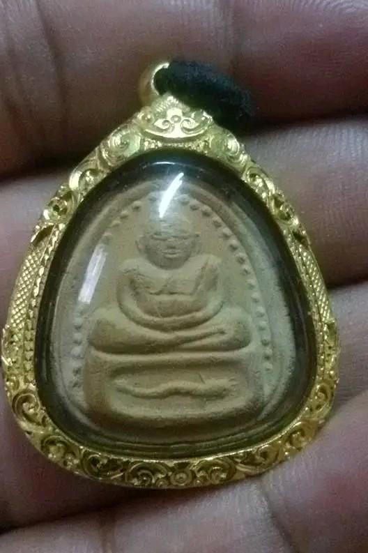 พระเลี่ยมทอง