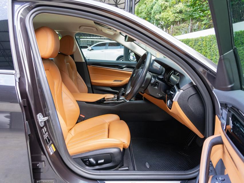 BMW 530e 2.0 G30 Elite Sedan	2019 รูปที่ 10