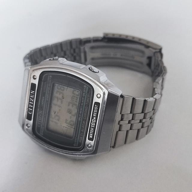 Citizen digital 1972