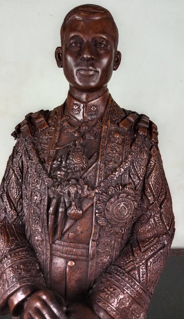 741.พระบรมรูปหล่อในหลวงรัชกาลที่ 10 พระบาทสมเด็จพระวชิรเกล้าเจ้าอยู่หัว รูปที่ 3