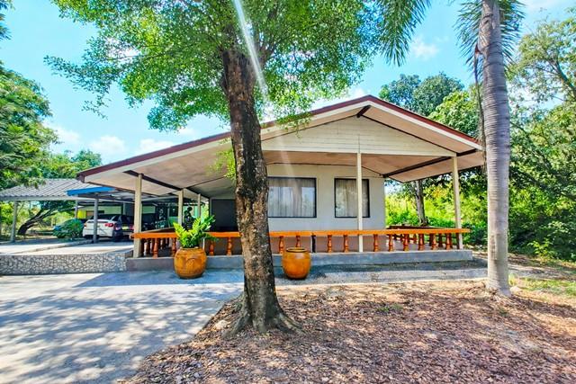 โรบินสัน ฉะเชิงเทรา ตลาดโสธร 1.2 กม. ติดไทวัสดุ ฉะเชิงเทรา 600ม. บ้านเดี่ยว 2 หลัง 3นอน 3น้ำ 299 ตร.ว. 6 คัน ถ.ฉะเชิงเทร 4