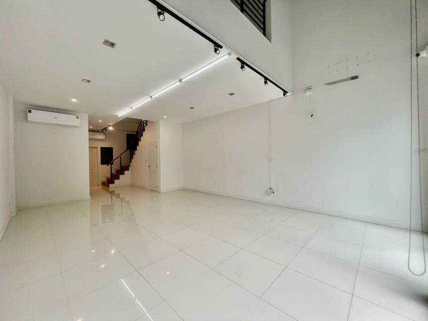 ให้เช่า อาคารพาณิชย์ 4 ชั้น VERVE เพชรเกษม 81 272 ตรม 27 ตรว ตกแต่งสวยมาก อยู่หน้าโครงการ เหมาะทำโฮมออฟฟิศ คาเฟ่แมว 3