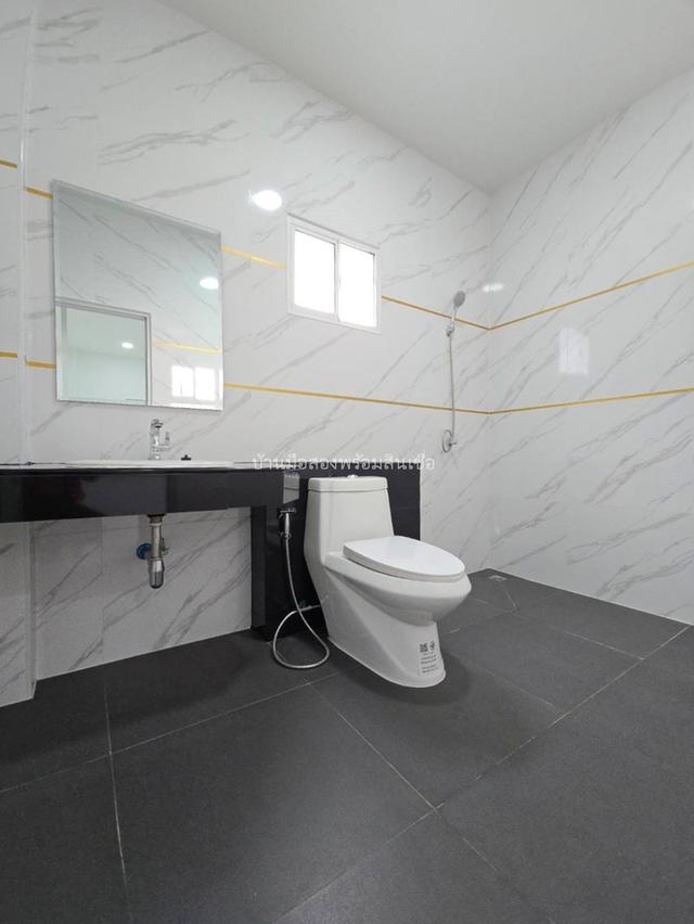 หมู่บ้านบุรีรมย์ เลียบคลองสอง 23 8