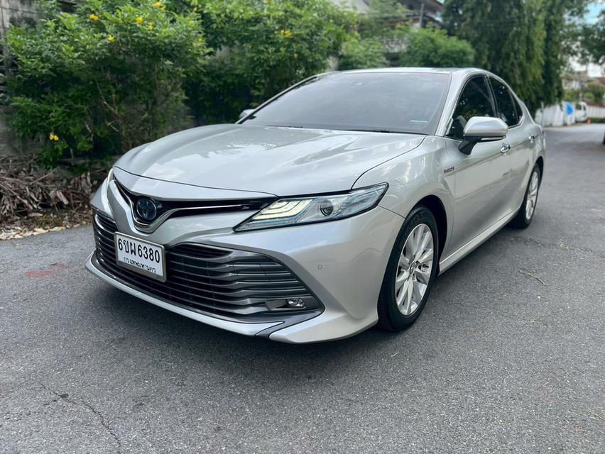 2019 Toyota camry2.5 HV Premium รถบ้าน ไมล์น้อย