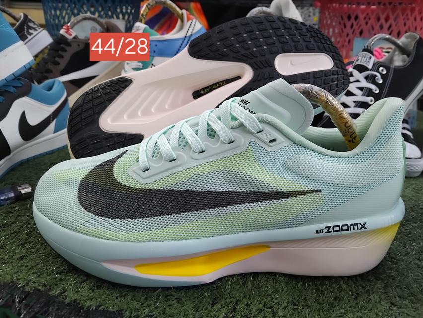 NIKE ZOOM FLY6 EUR44/28สวยไม่มีตำหนิ650รวมส่ง