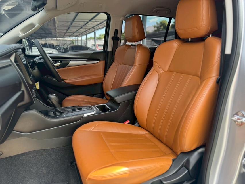 ISUZU MUX Wagon 4dr Active 7st Auto 6sp RWD 1.9DCTY2021. สีเทา ออโต้  11