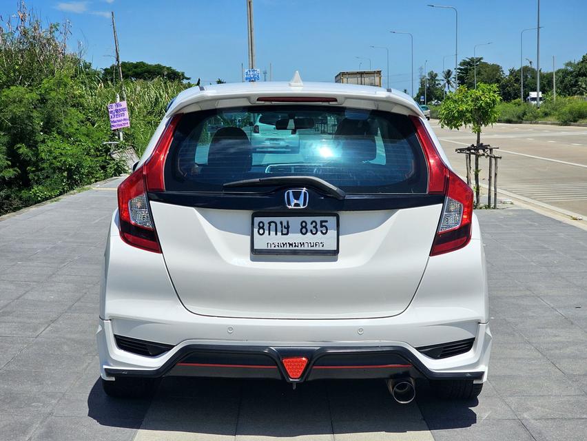 HONDA JAZZ 1.5 AT GK ปี 2019 สีขาว  3