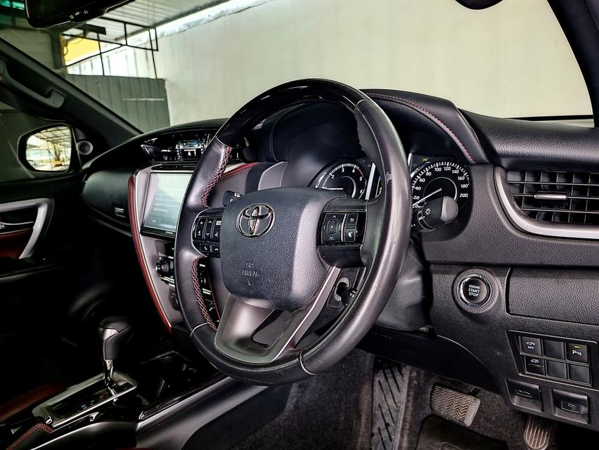 FORTUNER LEGENDER 2.4 V 4WD ปี 2021 ✅ ฟรีค่าจัด-ค่าโอน ✅ ฟรีประกันภัย ✅ ฟรี พรบ 8