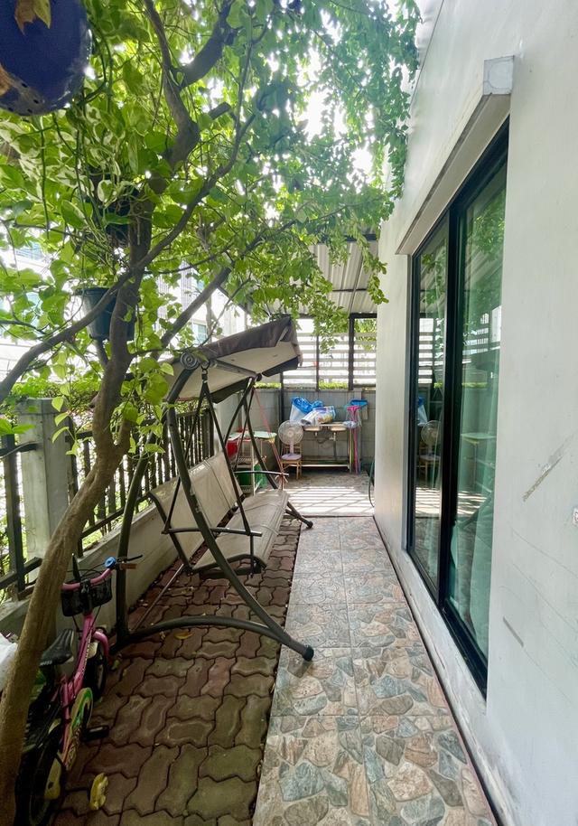 ทาว์นโฮมหลังริม ทำเลดีมากๆ ติดสนามหญ้าด้านข้างและด้านหลัง โครงการบ้านกลางเมือง งามวงศ์วาน 6