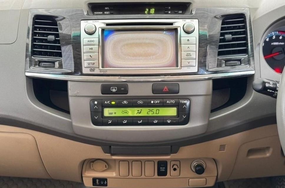 Toyota Fortuner 2.7V เบนซิน เกียร์ออโต้  ปี2012 16