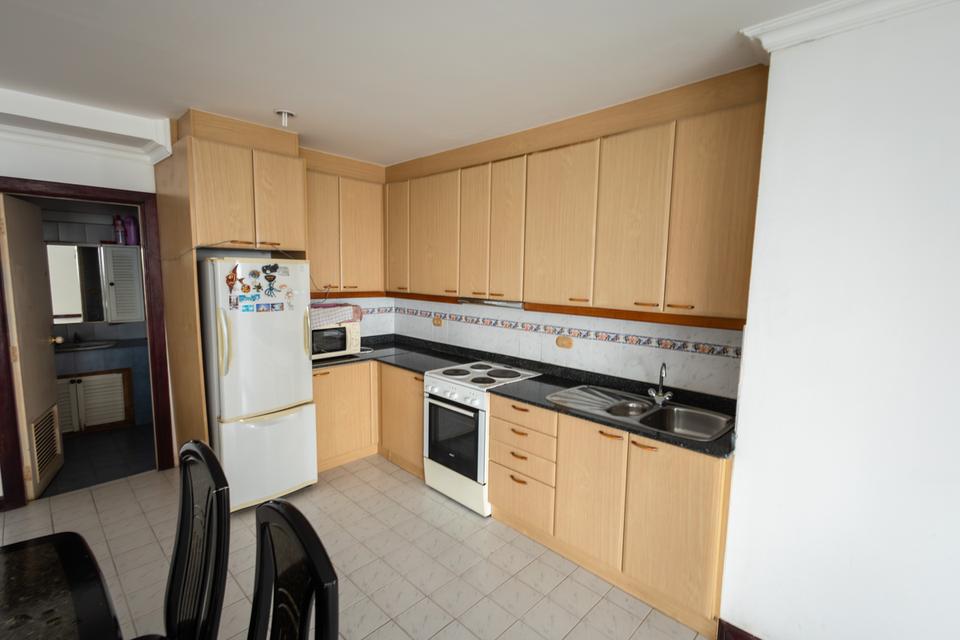 Spacious Sea View Condo in Paradise Condominium, Pattaya 4