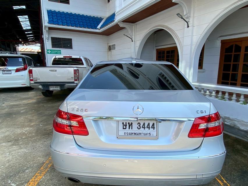 รถยนต์ Mercedes Benz รุ่น E 200 CGI BE ปี 2011 สีเทา 2