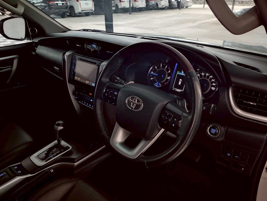 รถยนต์มือสองสภาพพร้อมใช้งาน 10