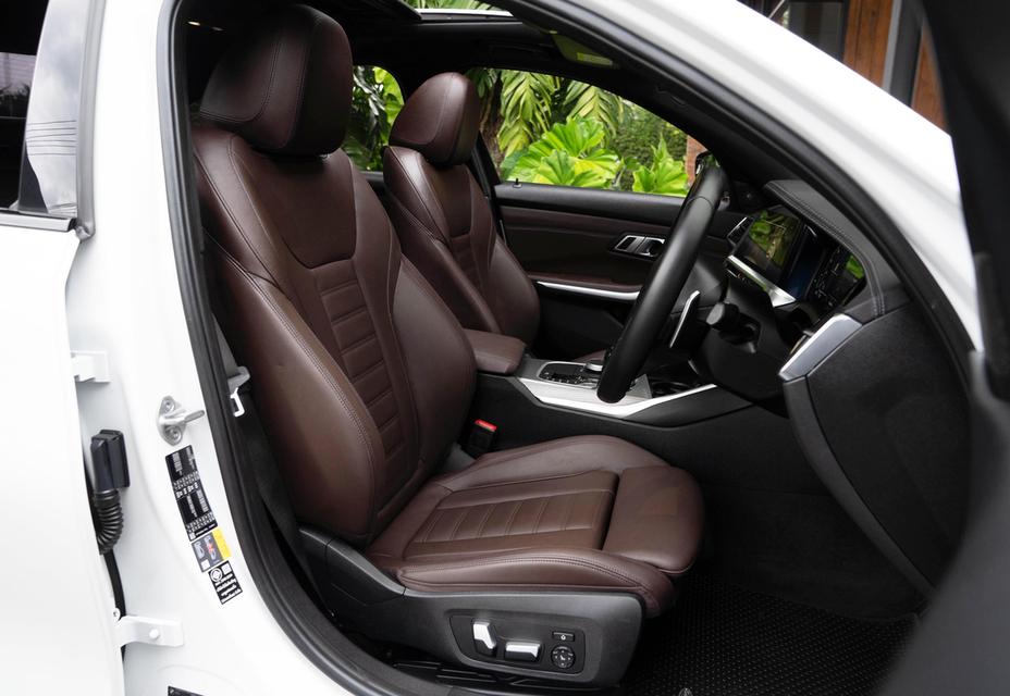 BMW 330e M Sport Plug-in Hybrid ปี2022📌𝟯𝟯𝟬𝙚 เข้าใหม่วิ่งน้อย 🛠พร้อม 𝘽𝙎𝙄 & 𝙒𝙖𝙧𝙧𝙖𝙣𝙩𝙮 ถึง 2027 5