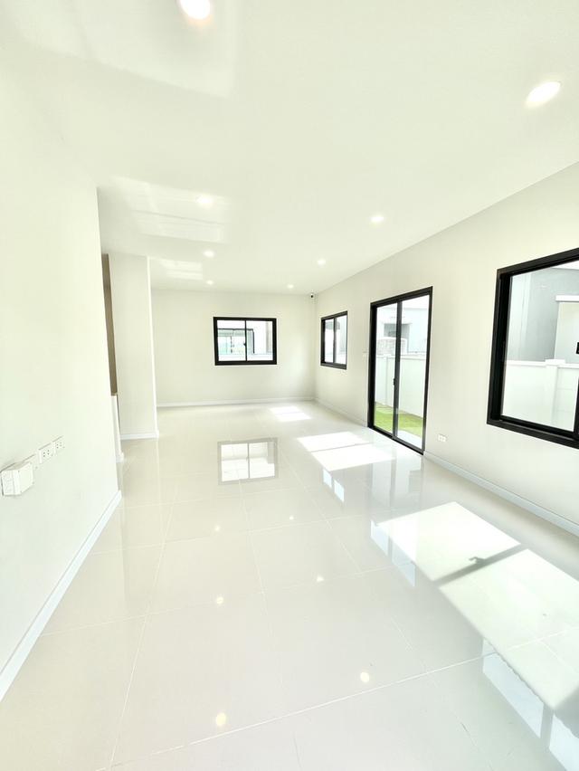 Regent 160 Sqm. บ้านเดี่ยว 2 ชั้น ขนาด 3 ห้องนอน 3 ห้องน้ำ 2 ที่จอดรถ 3