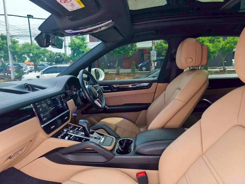 รหัสรถ KPV44 2023 Porsche Cayenne 3.0 E-Hybrid  15