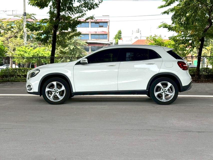 ขายรถ Benz GLA200 W156 ปี 2019 สีขาว เกียร์ออโต้ 7
