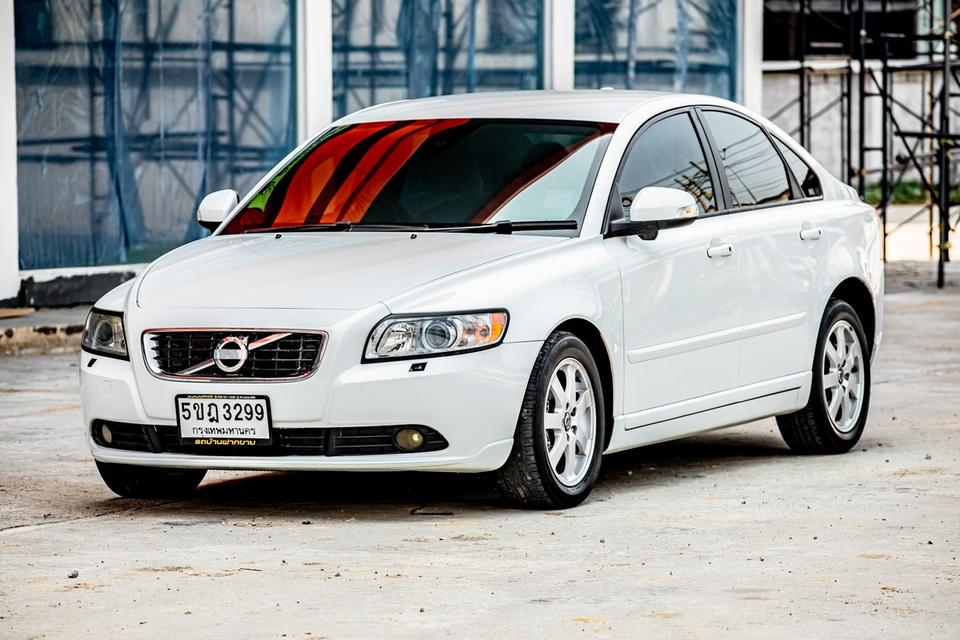 Volvo S40 2.0 AT ปี 2012 สีขาว สวยสภาพดี 3