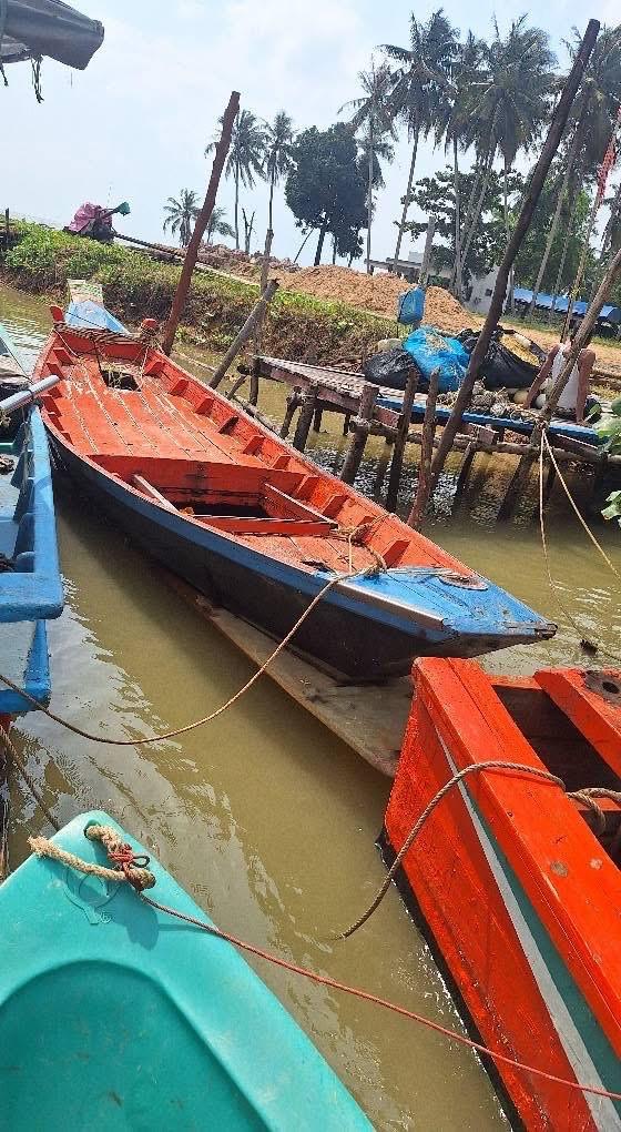 ขายเรือประมง ทำจากไม้สภาพดี