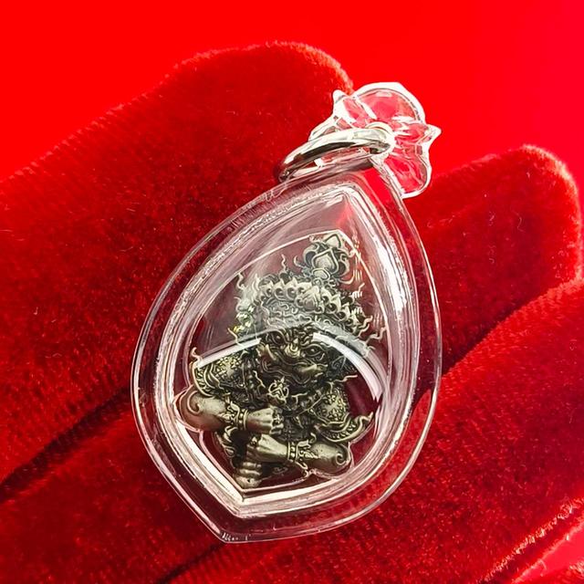 Thao Wessuwanno Amulet – White Bronze Edition
