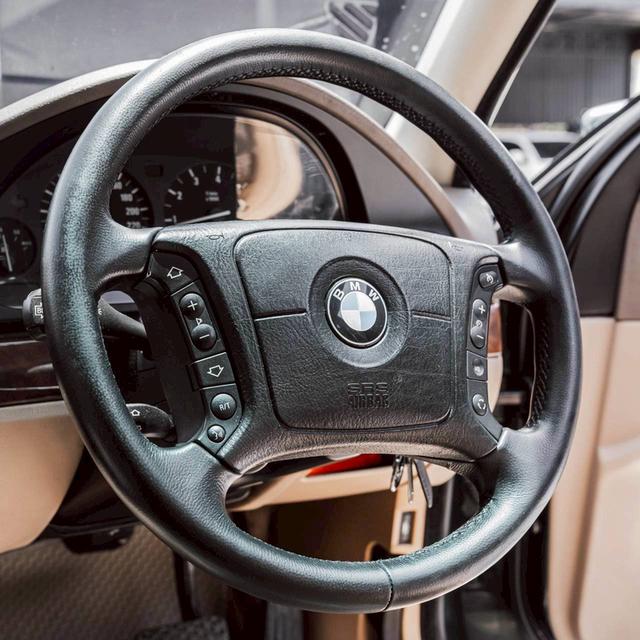 รหัสรถ 67GG1667 BMW 523i E39 ปี2000 จัดทรงล้อ 20