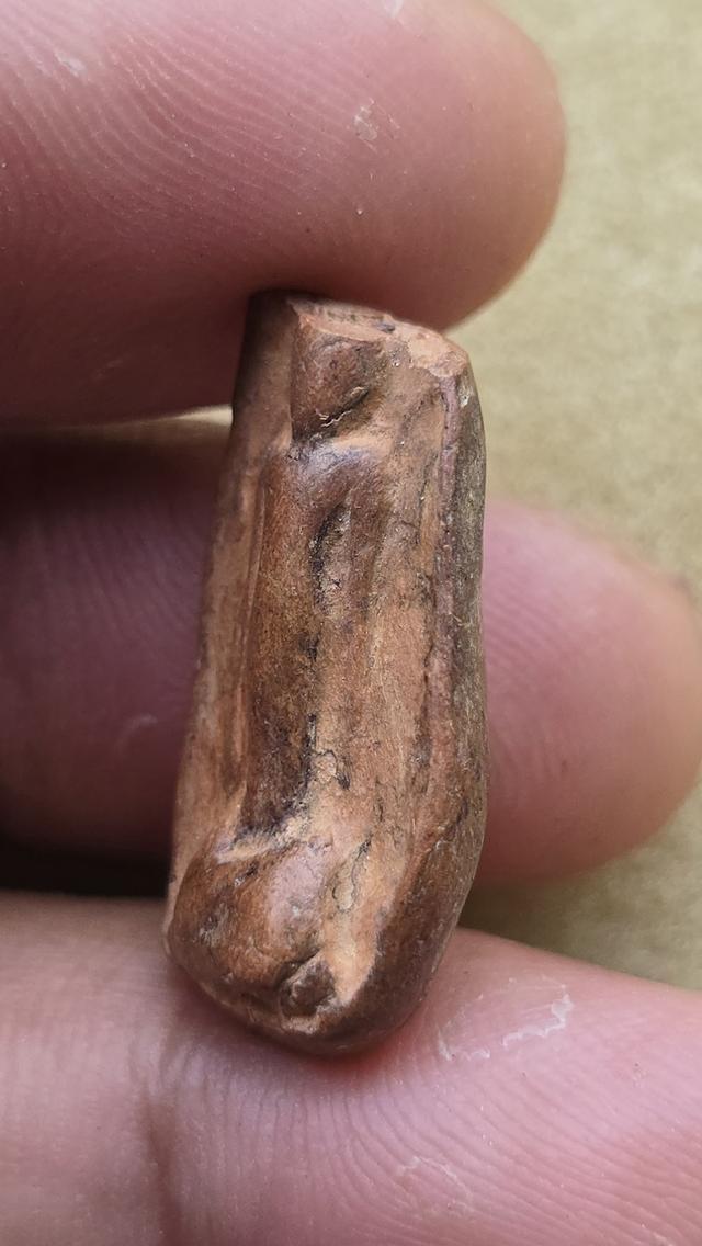 พระกำแพงยืนตอ กำแพงเพชร 4