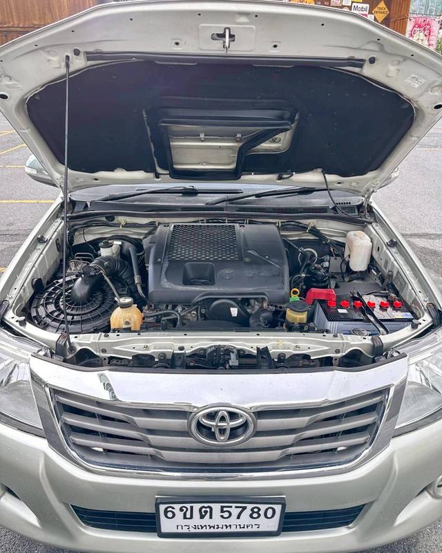 Toyota Vigo 3.0G Double Cab เกียร์ Auto สีบรอนซ์ทอง ปี 2012 18