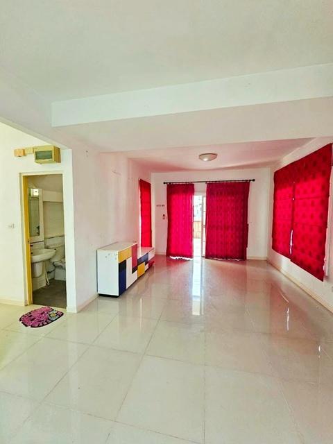 ให้เช่า-ขายบ้านเดี่ยว 2 ชั้น ร่มรื่น รร.นานาชาติสยาม 1.9 กม. เหมาะกับพักอาศัย ตลาดพระยาสมาน 1.9 กม. หาของกินง่าย เดินทาง 3