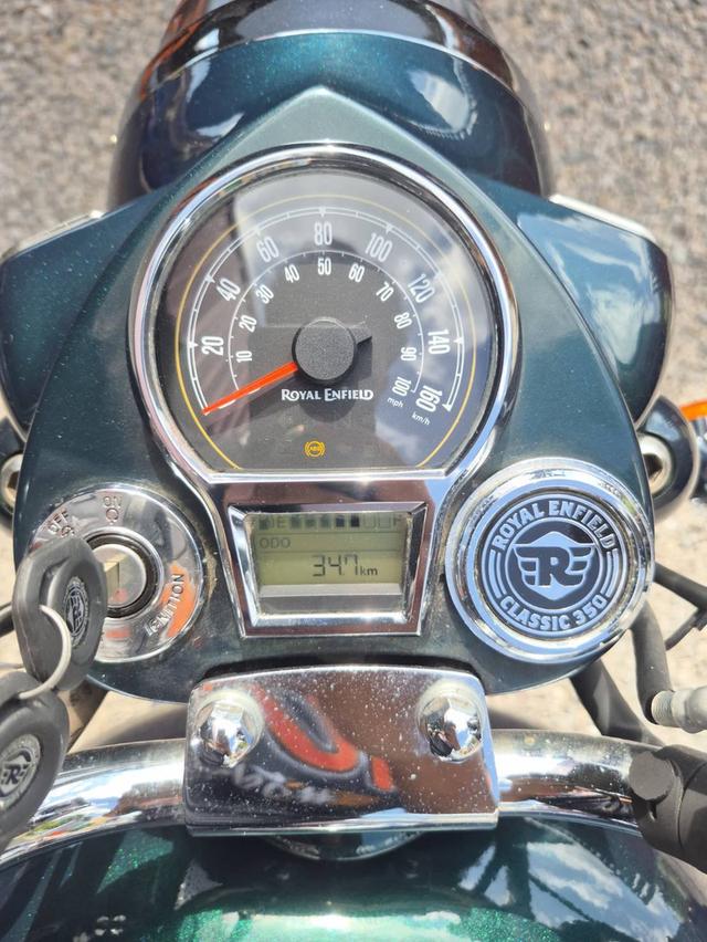 ไมล์ 30 km แท้ Royal enfield Classic 350 ปี 2021 สีเขียวมรกต รูปย่อยที่ 2