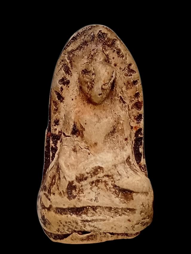 พระรอดพิมพ์ตื้นกรุวัดมหาวัน