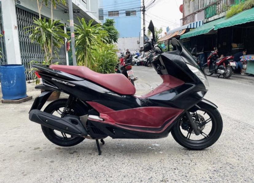 Honda PCX 150 สีแดงดำ 3