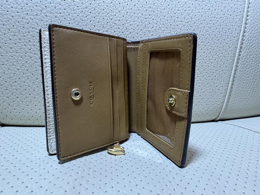 มือสองสภาพดีมาก Coach Snap Wallet in Signature Canvas  กระเป๋าสตางค์ใบเล็ก 2 พับ 7