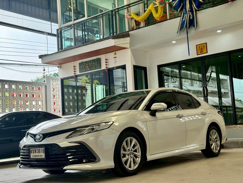2023 Toyota Camry 2.5 sport เบนซิน ไมล์ 10,000 km.