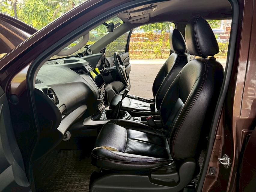 Nissan NAVARA NP300 Double Cab 2.5 E Calibre MT ปี 2016 15