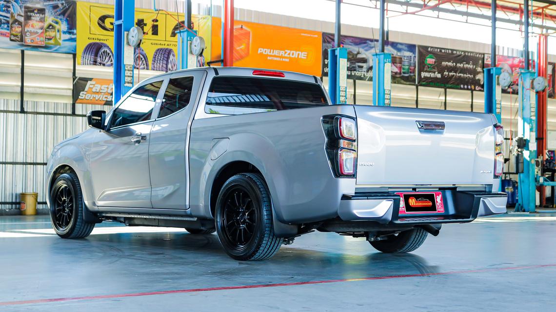 ISUZU D-MAX 1.9 L DA MT 2021 3