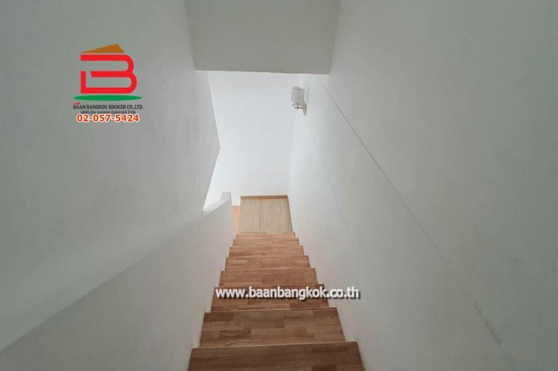 ทาวน์โฮม ซอยลาดพร้าว 96 เนื้อที่ 19.3 ตรว. ถนนลาดพร้าว เขตวังทองหลาง 8