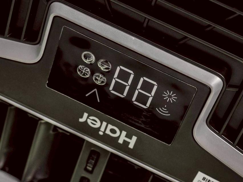 รหัสรถ 67GG1658 Toyota Hiace 2018 (ป้ายฟ้าแท้) 2