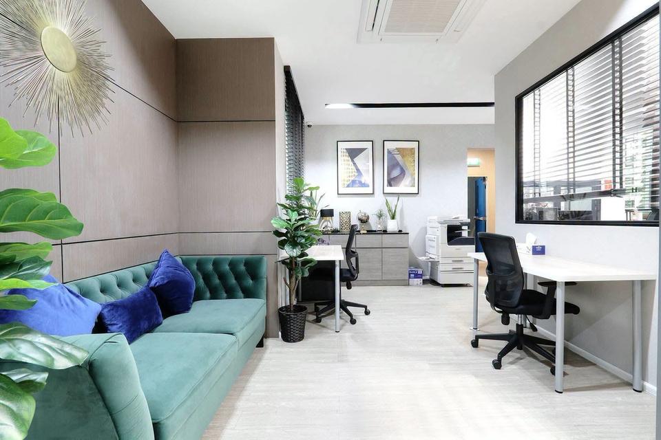 ขายอาคารสำนักงาน 5 ชั้น | Headquarters เอกมัย–ลาดพร้าว Built-in ระดับพรีเมียม พร้อมใช้งานทันที • พื้นที่ใช้สอยรวมประมาณ **479 ตร.ม.** 7