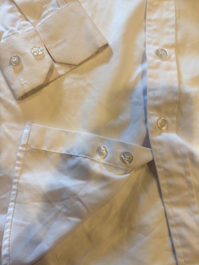 เสื้อเชิ้ตสีขาวแขนยาว ยี่ห้อ BP หล่อๆ 8