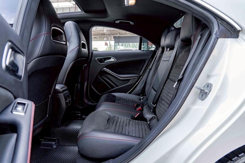 รหัสรถ NP4848 BENZ CLA250 AMG FACELIFT ปีรถ : 2018 15